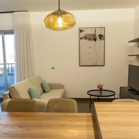 Guillman Aparthotel